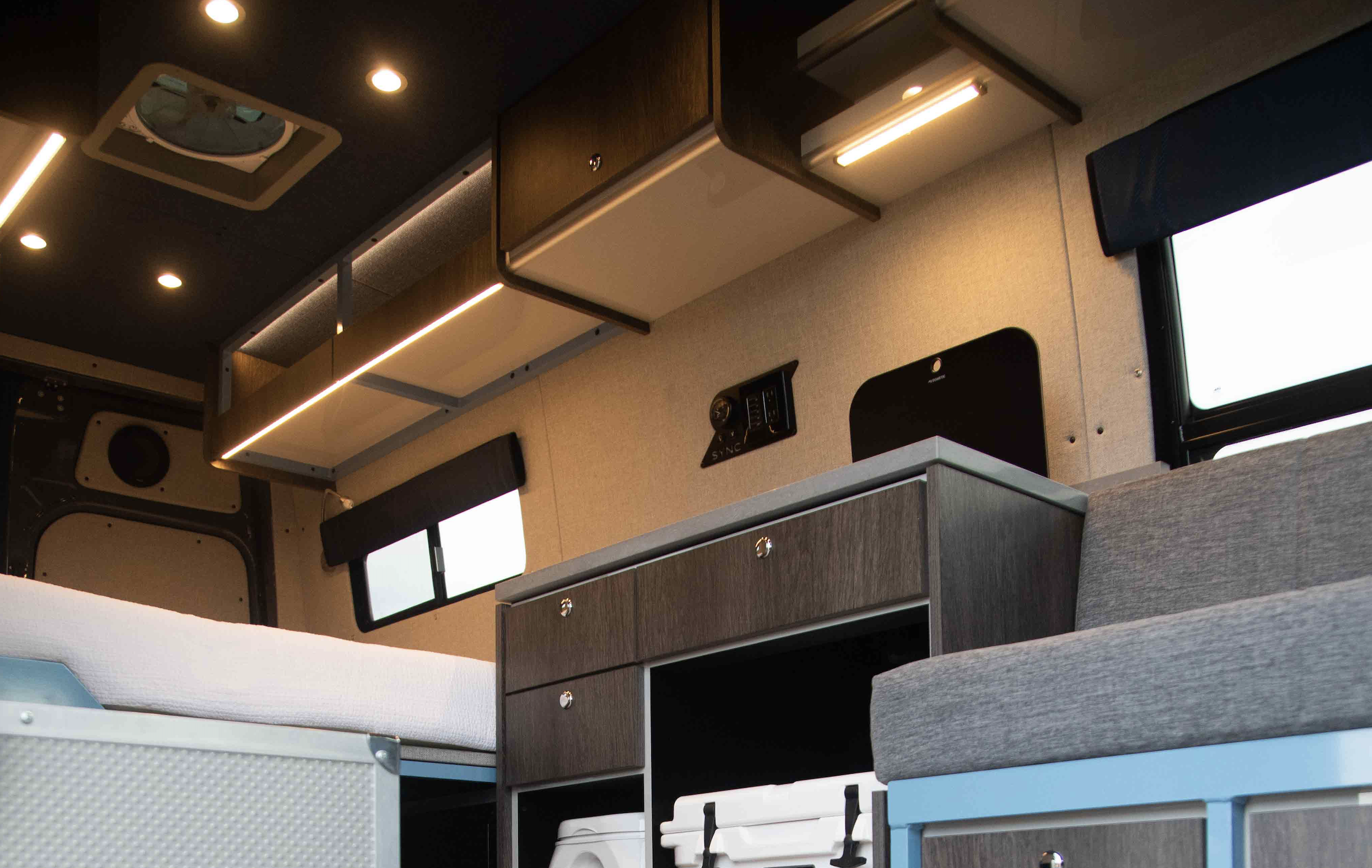 Benefits of Bi-Color Lighting for Your Van or RV