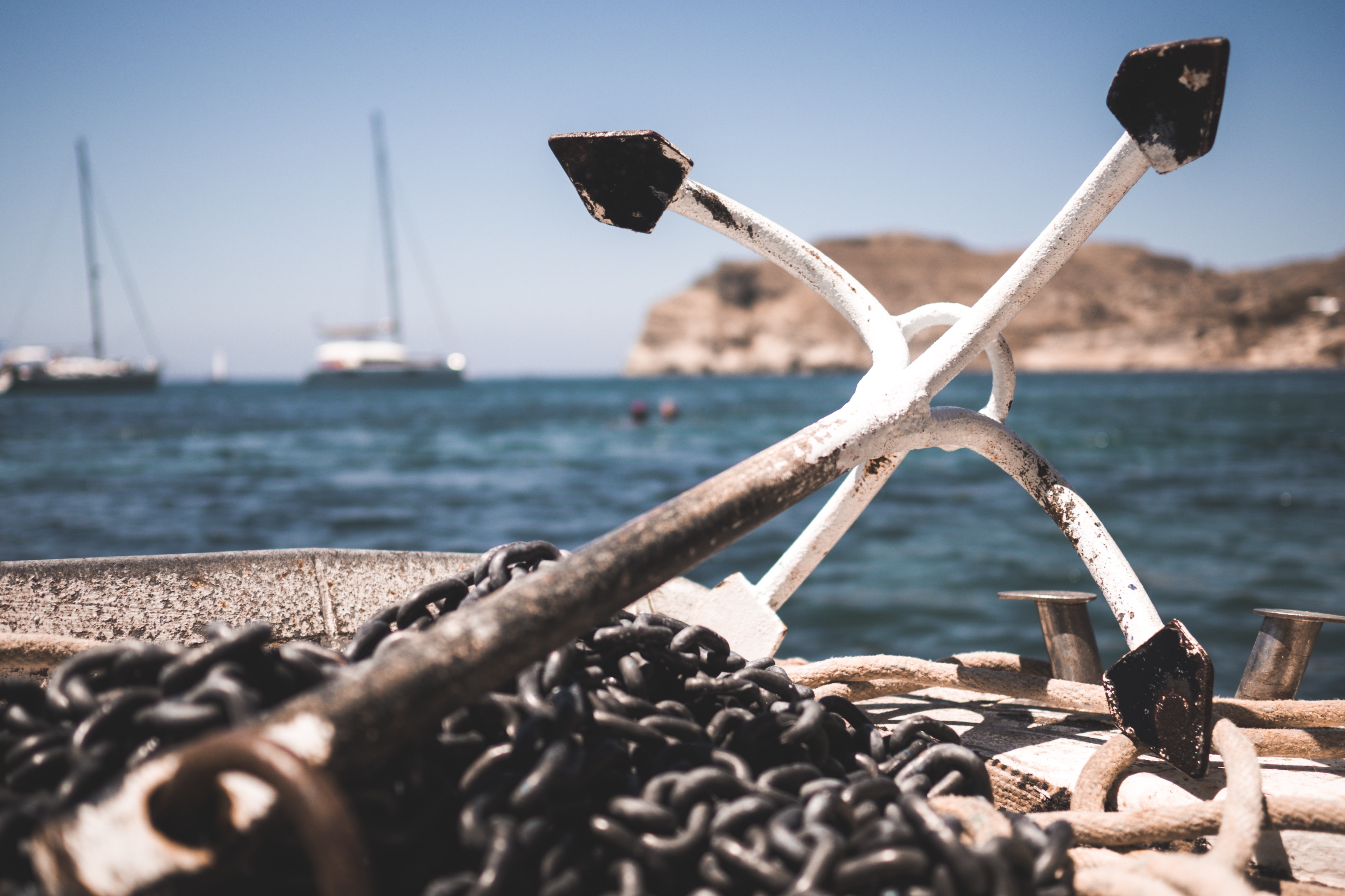 8 Tips for Safely Anchoring Your Boat 