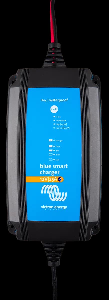 Blue Smart IP65 Charger 120VAC 12V/25A + DC Connector