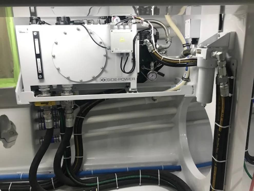 Tank assembly, 55L Bulkhd mount, SS, powdercoated white includes PHC-3 Controller, w/ return filter