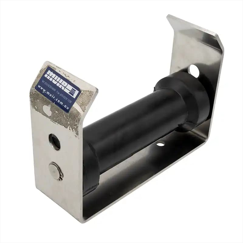 Bow Roller 8" Wide with 316 SS Yoke Bracket